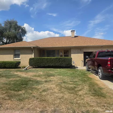 1192 N Cedar St, Galesburg, IL 61401