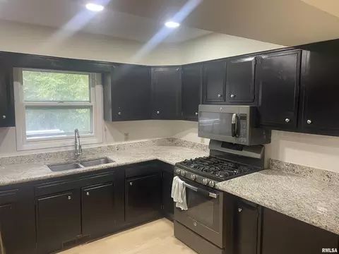 Kitchen - 5 Timberline Dr, Springfield, IL 62711 photo 1 of 1