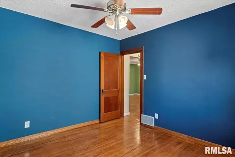 2212 Holmes Ave, Springfield, IL 62704 photo 17