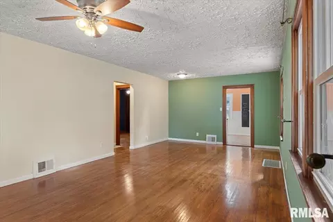 2212 Holmes Ave, Springfield, IL 62704 photo 10