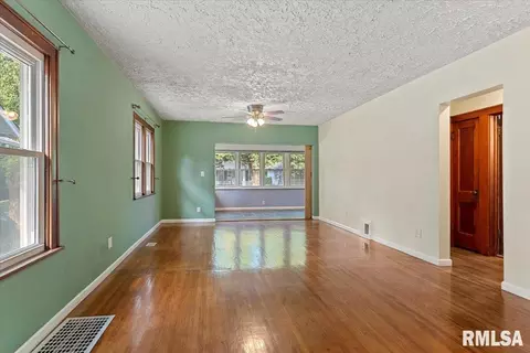 2212 Holmes Ave, Springfield, IL 62704 photo 11