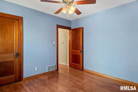 2212 Holmes Ave, Springfield, IL 62704 photo 20