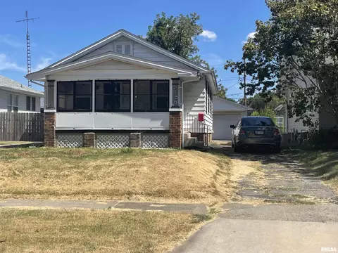 2408 S 4th St, Springfield, IL 62703
