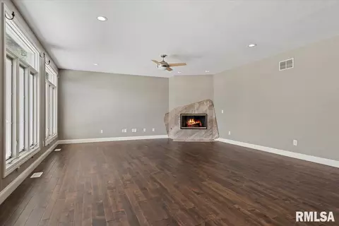 Living - 4605 Turtle Bay, Springfield, IL 62711 photo 7 of 13