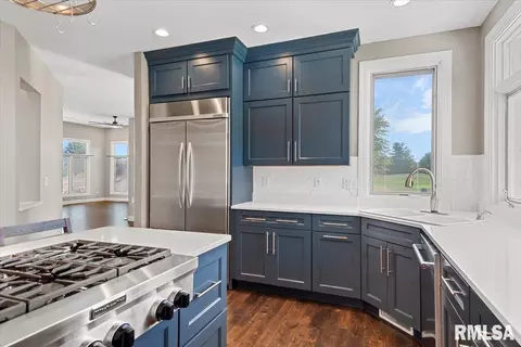 Kitchen - 4605 Turtle Bay, Springfield, IL 62711 photo 5 of 6