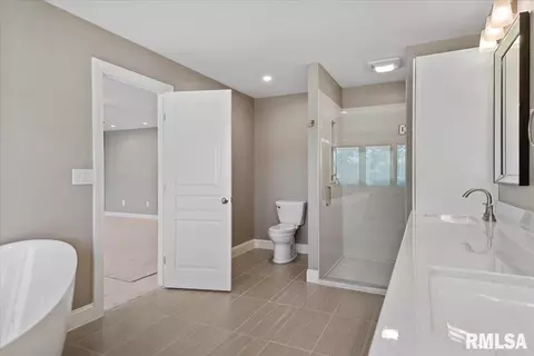 Bath - 4605 Turtle Bay, Springfield, IL 62711 photo 5 of 8