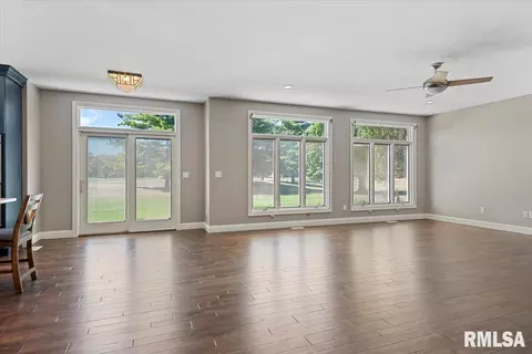Living - 4605 Turtle Bay, Springfield, IL 62711 photo 9 of 13