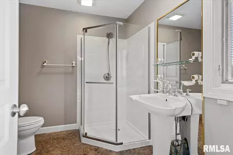Bath - 4605 Turtle Bay, Springfield, IL 62711 photo 2 of 8