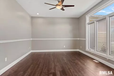 Living - 4605 Turtle Bay, Springfield, IL 62711 photo 12 of 13