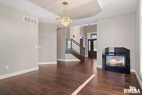 Living - 4605 Turtle Bay, Springfield, IL 62711 photo 5 of 13