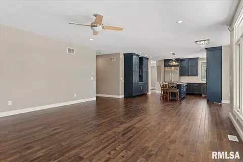 Living - 4605 Turtle Bay, Springfield, IL 62711 photo 11 of 13