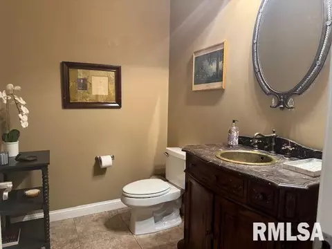 Bath - 2508 Muirfield Rd, Springfield, IL 62711 photo 1 of 5