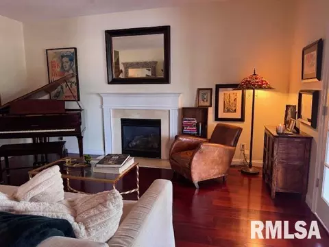 Living - 2508 Muirfield Rd, Springfield, IL 62711 photo 10 of 13