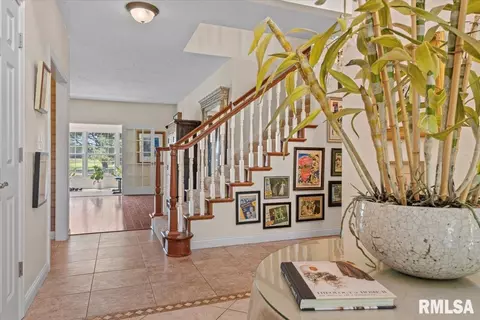 Entry Way - 2508 Muirfield Rd, Springfield, IL 62711 photo 5 of 7