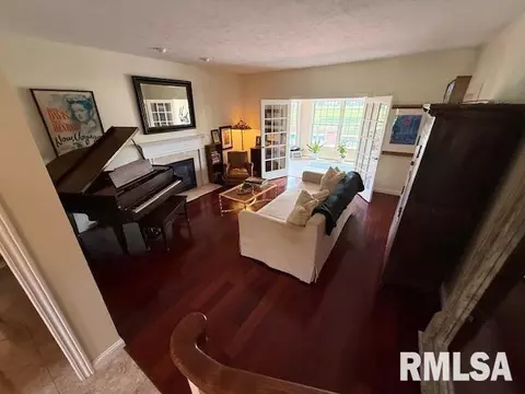 Living - 2508 Muirfield Rd, Springfield, IL 62711 photo 3 of 13