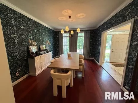 Dining - 2508 Muirfield Rd, Springfield, IL 62711 photo 4 of 9