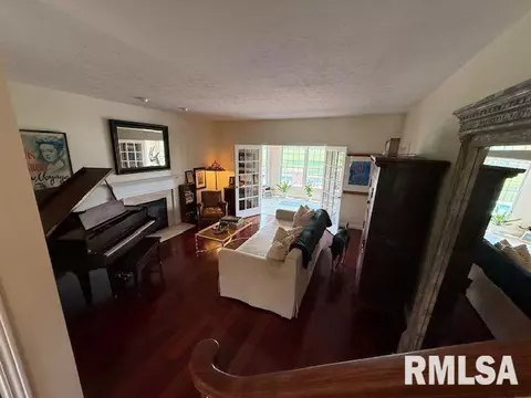 Living - 2508 Muirfield Rd, Springfield, IL 62711 photo 2 of 13