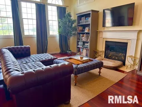 Living - 2508 Muirfield Rd, Springfield, IL 62711 photo 6 of 13