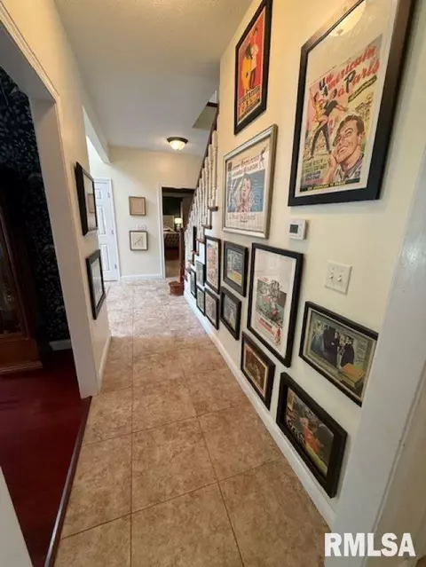 Entry Way - 2508 Muirfield Rd, Springfield, IL 62711 photo 3 of 7