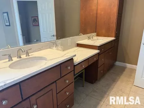 Bath - 2508 Muirfield Rd, Springfield, IL 62711 photo 5 of 5