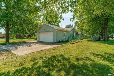 700 W 5th St, Delavan, IL 61734 photo 23