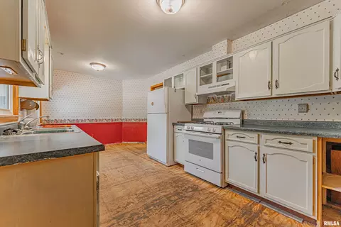 700 W 5th St, Delavan, IL 61734 photo 9