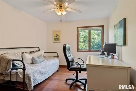 Bedroom - 2996 Hazlett Rd, Springfield, IL 62707 photo 4 of 10