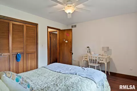 Bedroom - 2996 Hazlett Rd, Springfield, IL 62707 photo 10 of 10