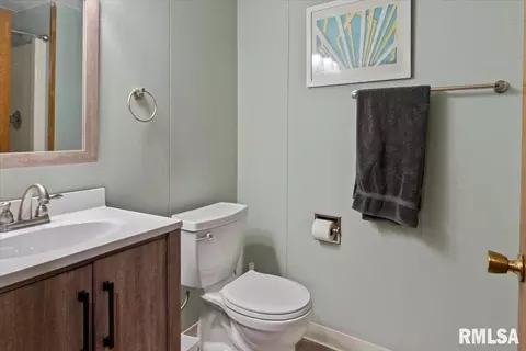Bath - 2996 Hazlett Rd, Springfield, IL 62707 photo 6 of 6