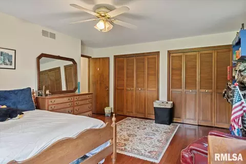 Bedroom - 2996 Hazlett Rd, Springfield, IL 62707 photo 8 of 10