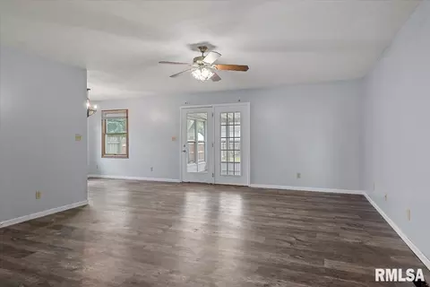 2900 Dunwich Ave, Springfield, IL 62702 photo 4