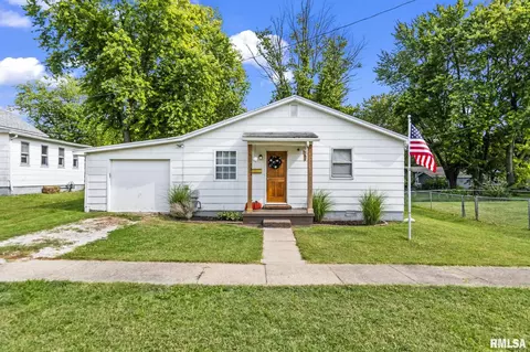 152 S Job St, Virginia, IL 62691