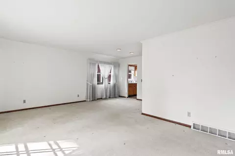 2709 Arlington Dr, Springfield, IL 62704 photo 6