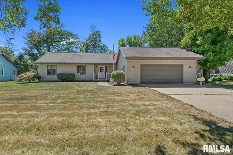 124 Roanoke Dr, Rochester, IL 62563