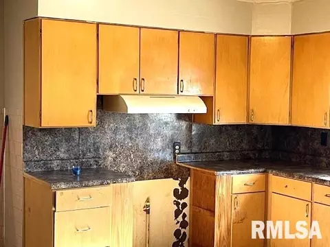 Kitchen - 1905 S 13th St, Springfield, IL 62703 photo 1 of 2