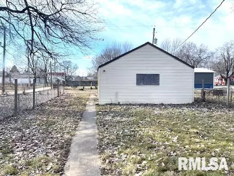 Exterior - 1905 S 13th St, Springfield, IL 62703 photo 1 of 1
