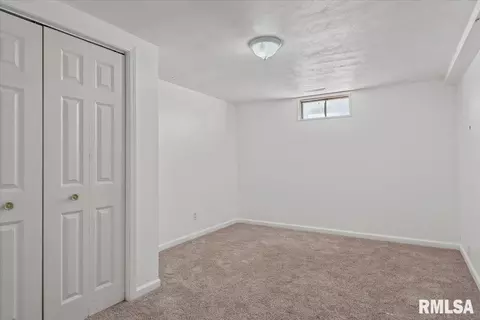 Bedroom - 2069 Hastings Rd, Springfield, IL 62702 photo 2 of 3