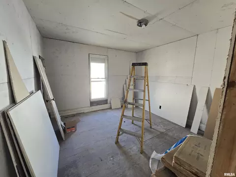 Bedroom - 106 E Jackson St, Abingdon, IL 61410 photo 3 of 3