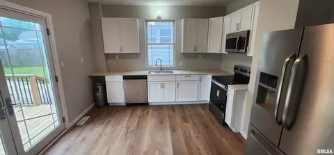 Entry Way - 1328 N 3rd St, Springfield, IL 62702 photo 9 of 15