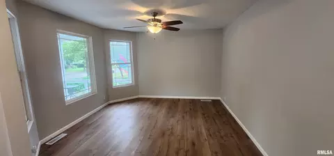 Living - 1328 N 3rd St, Springfield, IL 62702 photo 1 of 1