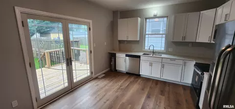 Entry Way - 1328 N 3rd St, Springfield, IL 62702 photo 8 of 15