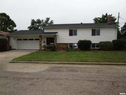 207 Southview Dr, Jacksonville, IL 62650