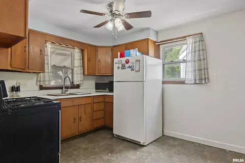2040 N 22nd St, Springfield, IL 62702 photo 8