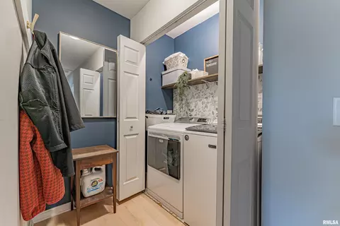 Other - 121 W Wayne St, Mount Pulaski, IL 62548 photo 5 of 9