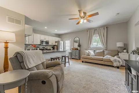 Other - 121 W Wayne St, Mount Pulaski, IL 62548 photo 7 of 9