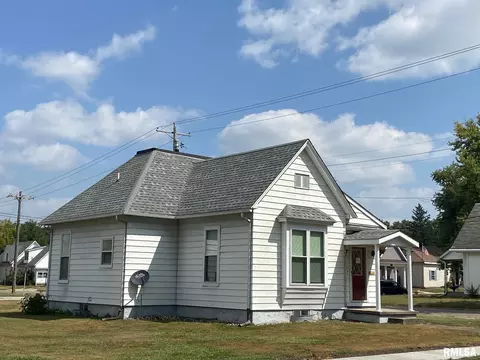 701 W Rich St, Taylorville, IL 62568