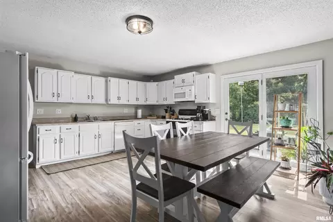 Kitchen - 14358 Prairie Trl, Athens, IL 62613 photo 1 of 1