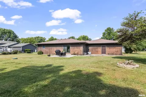 Exterior - 14358 Prairie Trl, Athens, IL 62613 photo 3 of 6