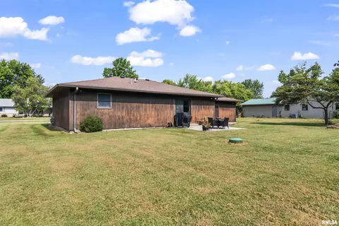 Exterior - 14358 Prairie Trl, Athens, IL 62613 photo 6 of 6