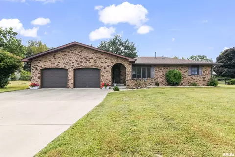 Exterior - 14358 Prairie Trl, Athens, IL 62613 photo 2 of 6